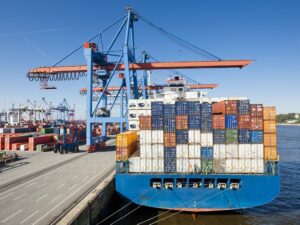 跨境電商頭程成本高時效慢？貨代“拼箱+協議價+海外倉”聯動方案，單票省2000元-鑫漢物流